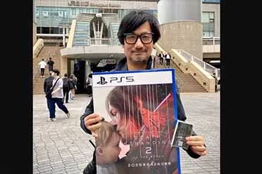 小岛秀夫东京街头派发《死亡搁浅2》纸巾 行人避之不及