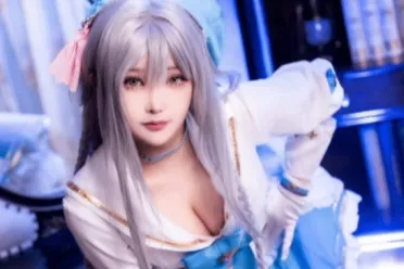 《剑星》体模尹雪花新COS美图：丰满身材挪不开眼睛！