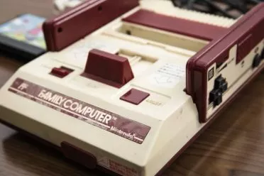 日厂研发新AI工具 一键把红白机游戏"变"成手机APP！