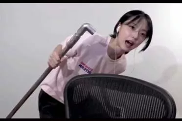 《寂静岭f》加藤小夏第三次直播钢管出镜!节目效果拉满