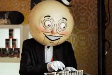 游戏里我剔除讽刺游戏外我自适应出击!Xbox英国喷玩家