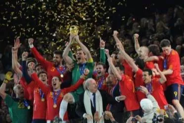 为什么全世界都对足球欲罢不能？