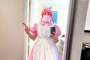 《羊蹄山》女主COS宝可梦护士：粉发小姐姐太吸睛！