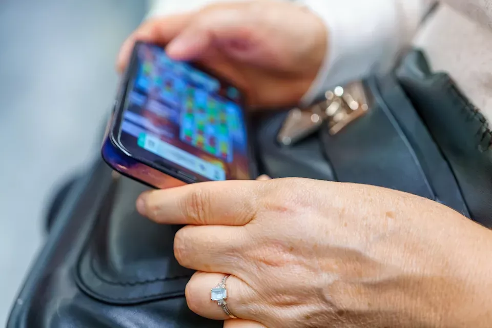 国外游戏铁人再创巅峰连玩手游100小时刷新世界纪录