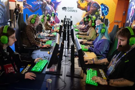 xQc称《英雄联盟》上手简单：100小时就能上黄金