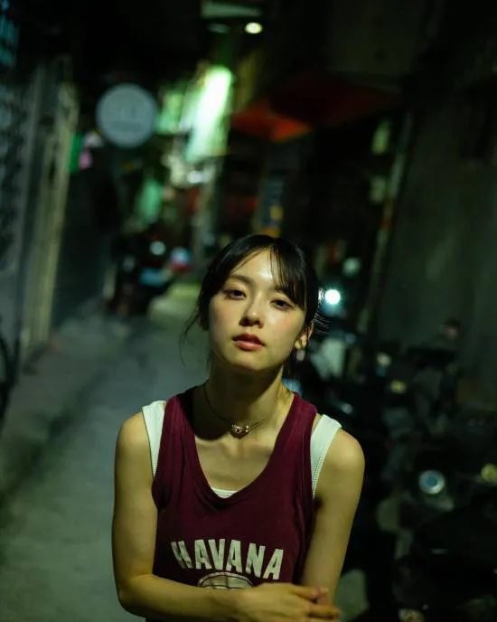 《寂静岭f》女主脸模晒生活照：活泼可爱 元气满满！