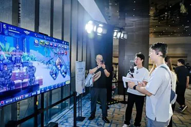 鸿蒙迎来硬核战神！《暗区突围》上线，不只流畅，更有玩法新想象